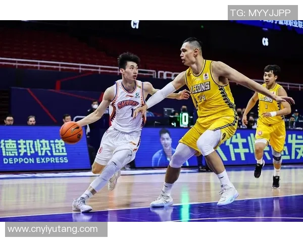 上海篮球队中路突破战术解析与球队发展前景展望 上海篮球队中路突破战术解析与球队发展前景展望