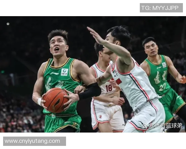 加维在球场上的突破与成长:从新星到球队核心的蜕变之路 加维在球场上的突破与成长:从新星到球队核心的蜕变之路