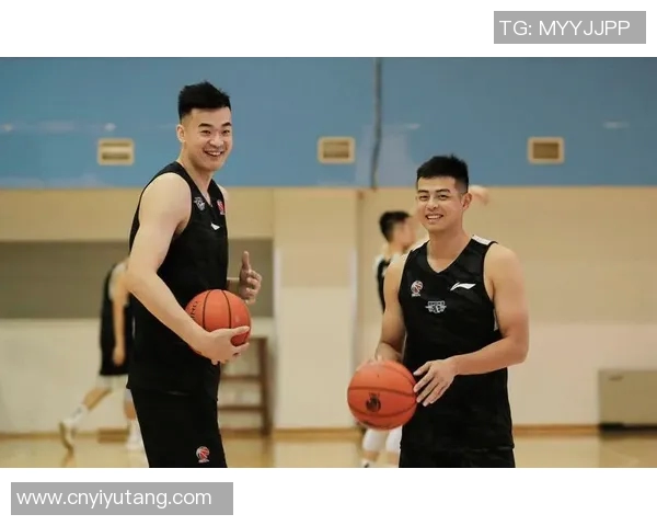 李慕豪：从篮球新星到职业生涯巅峰的奋斗历程与成长故事