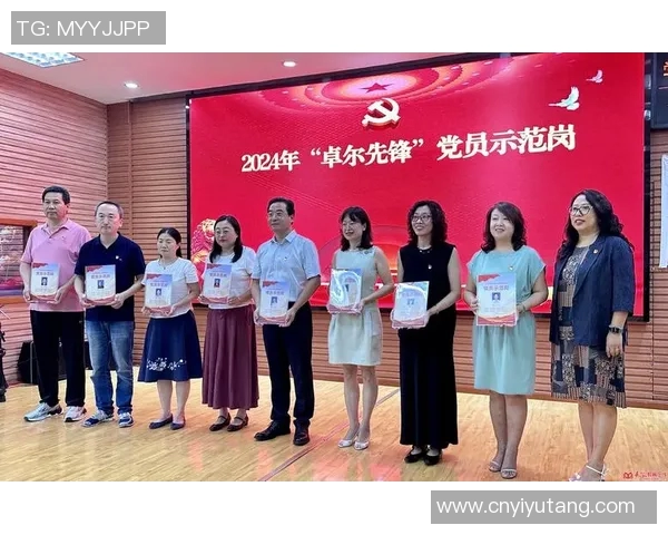 焦泊乔的奋斗历程与成长故事：从平凡到卓越的心路历程