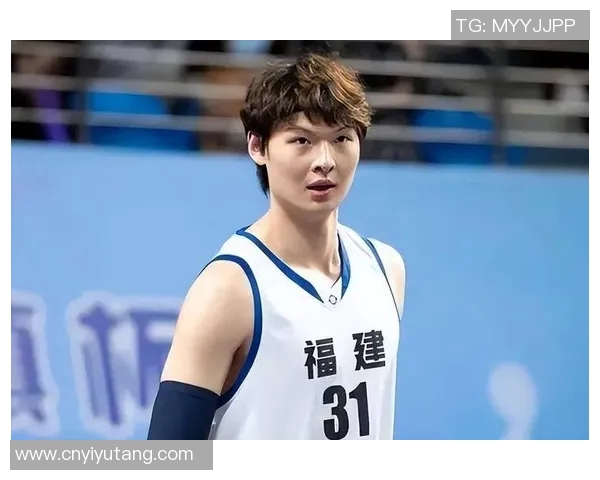 王哲林的篮球之路：从青涩少年到CBA巨星的成长故事