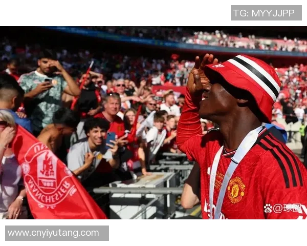 哈维西蒙斯：新生代足球天才的崛起与未来展望