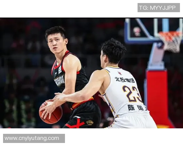 周鹏：从篮球场上的拼搏者到人生舞台上的奋斗榜样