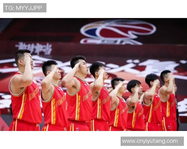 四川男篮与八一队激战正酣谁能在这场对决中笑到最后