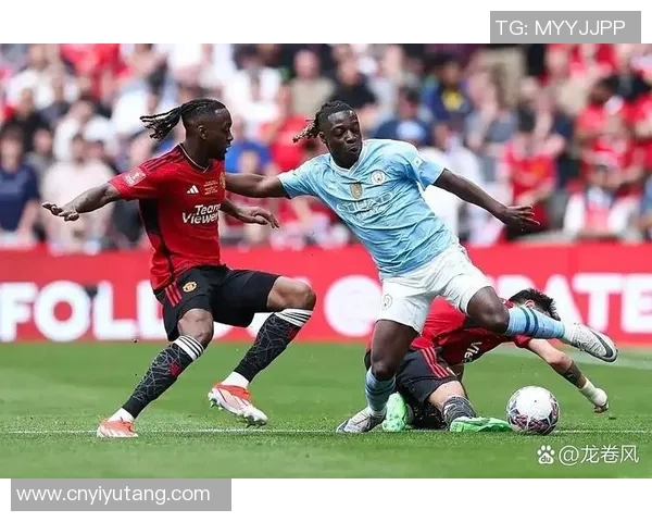 英超首轮曼联与热刺激战正酣球迷期待精彩对决与新赛季启幕