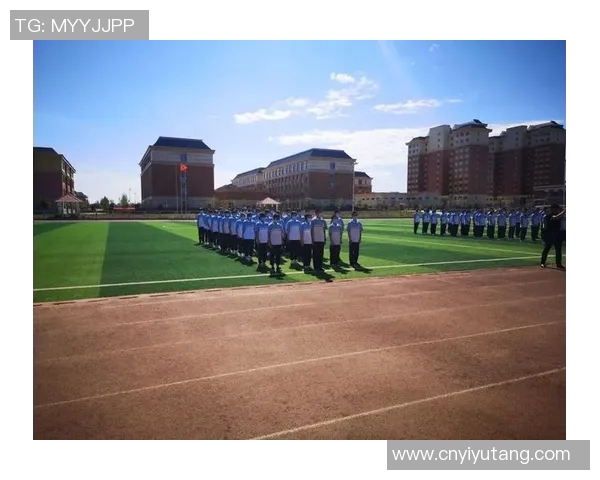 足球小将迎战重庆世康全力争胜展现青春风采与团队精神