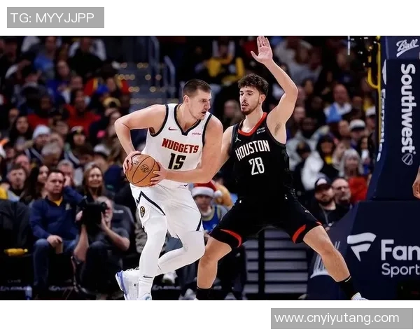 2017年NBA火箭队与掘金队激战回顾精彩瞬间与赛季影响分析